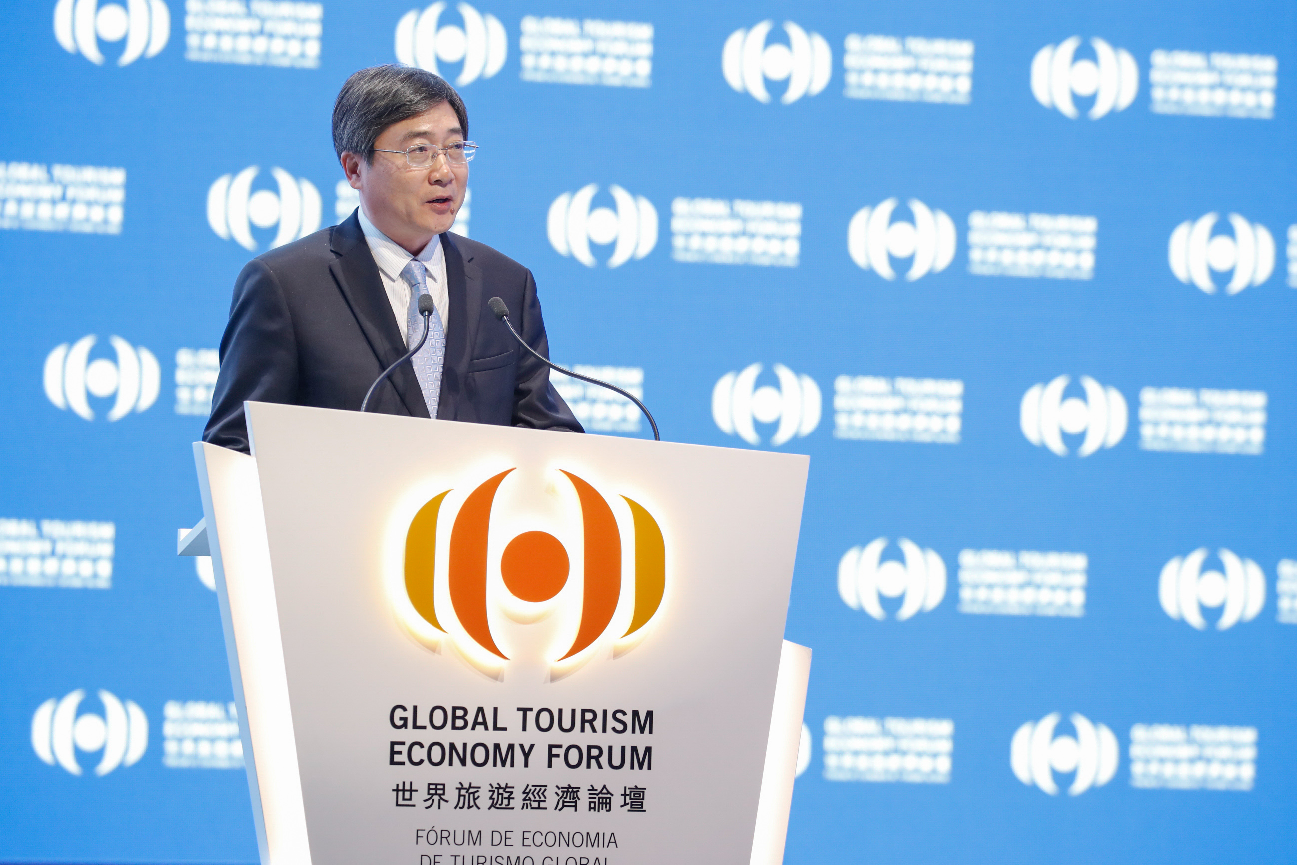 世界旅游经济研究中心承办的第八届世界旅游经济论坛在澳门开幕