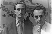 1934年达利（左）和艺术家曼·雷在巴黎