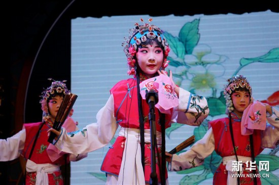 （教育）（3）“儿童版”京剧在老舍茶馆上演